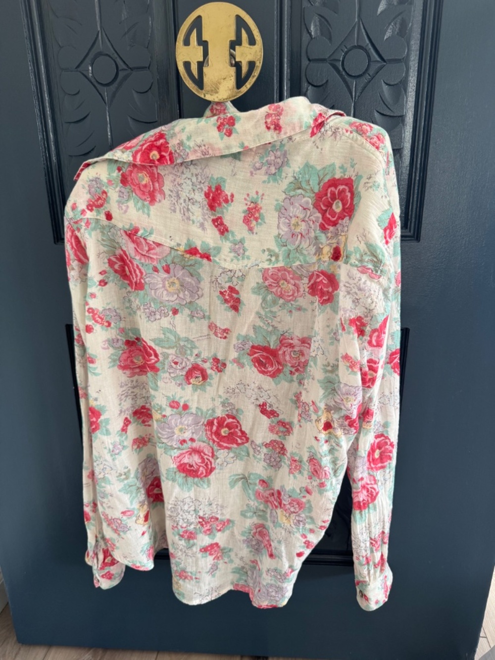 Maison Hotel Georgia Blouse in Candy Roses Floral Shirt with neck tie/ belt - Picture 2 of 6